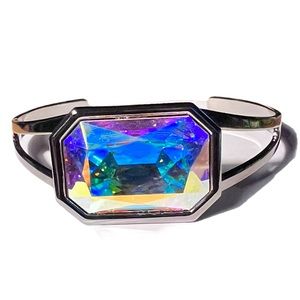 Handcrafted bracelet with Swarovski crystal